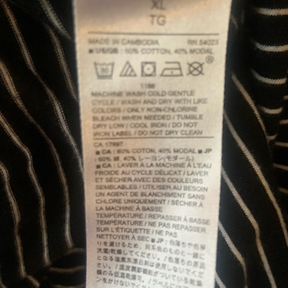 Banana Republic Tee - Picture 2 of 2